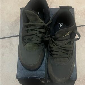 Air Jordan 4 Olive Green Sneakers size 2y